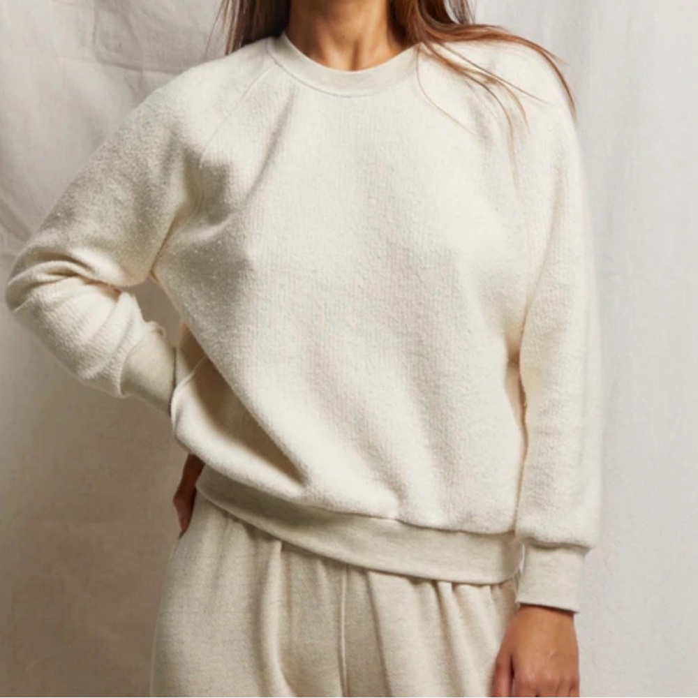 Perfectwhitetee Ziggy sweatshirt size small, oatmeal